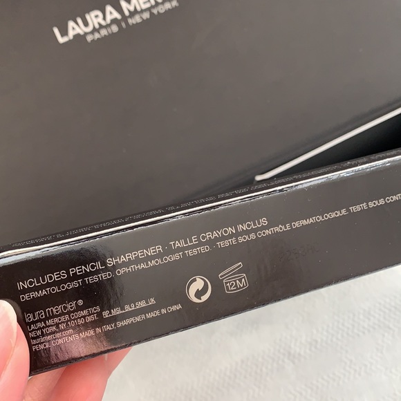 Laura Mercier
Eyebrow Pencil (warm brunette) BNIB - Picture 4 of 4